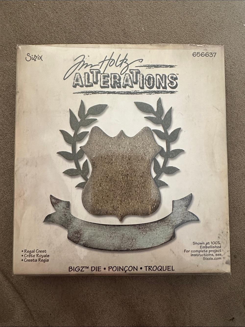 Tim Holtz Alterations Bigz Die - Crest & Banner in Cream and Gray